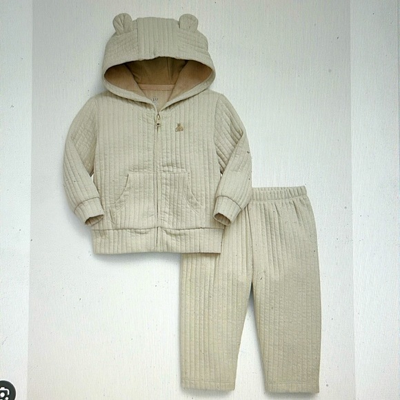 NEW SOLD OUT GAP Baby First Favorites Quilted Outfit Set NWT🧸 - Picture 1 of 3